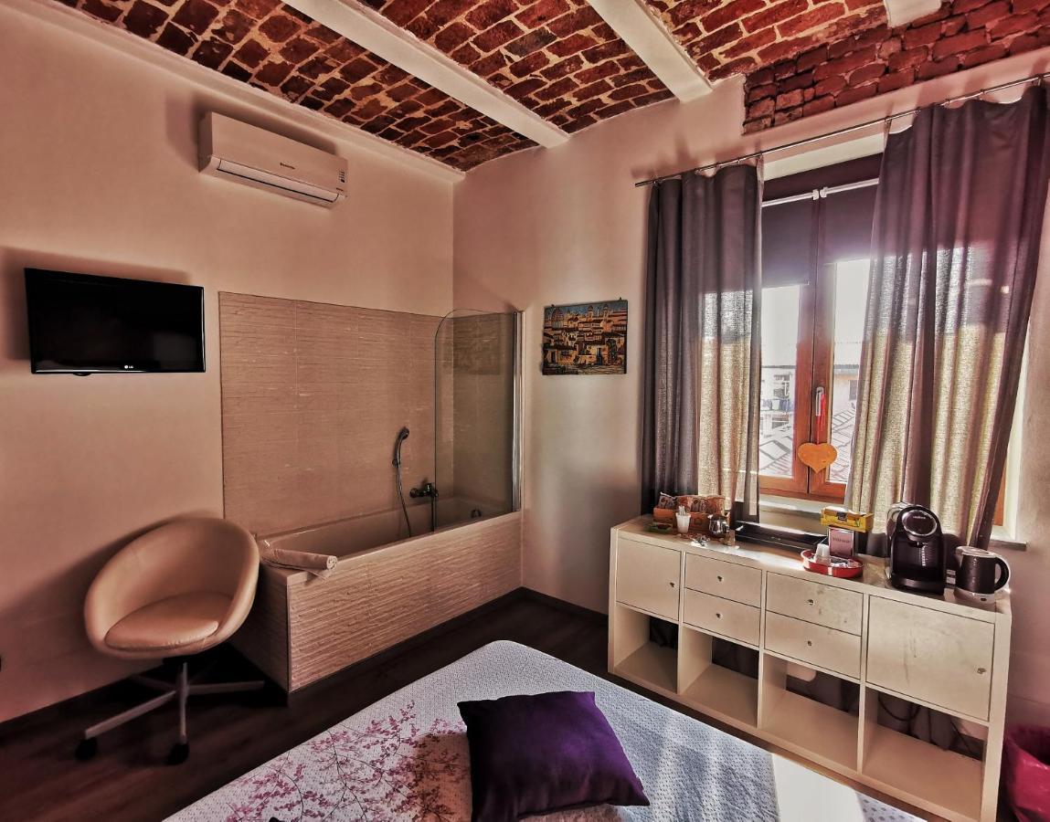 Regis B&B Camere Centro Storico Chivasso Ngoại thất bức ảnh